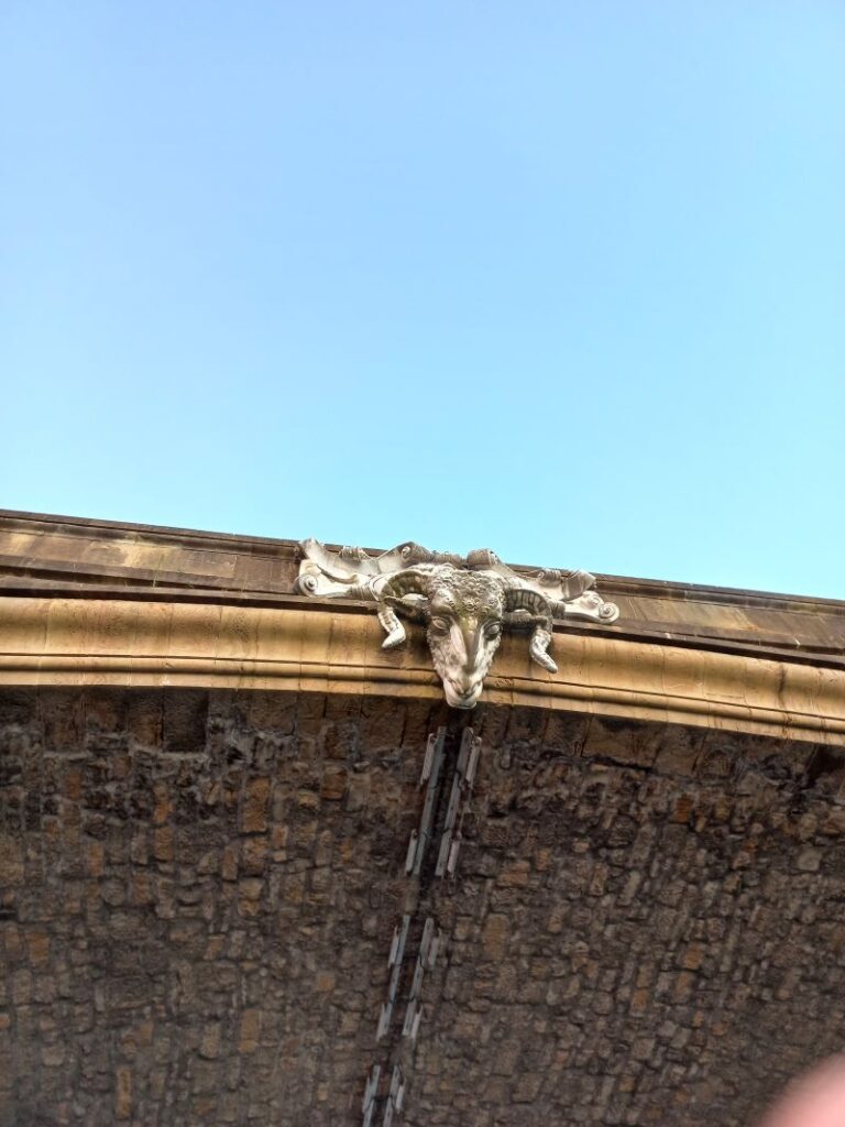 il caprone di Ponte a Santa Trinita